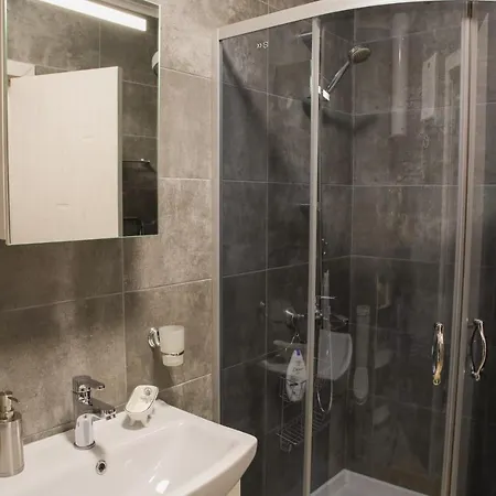 Mall Of - Urbanlux Retreat, Free Parking Daire