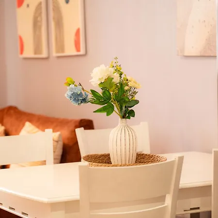 Mall Of - Urbanlux Retreat, Free Parking *